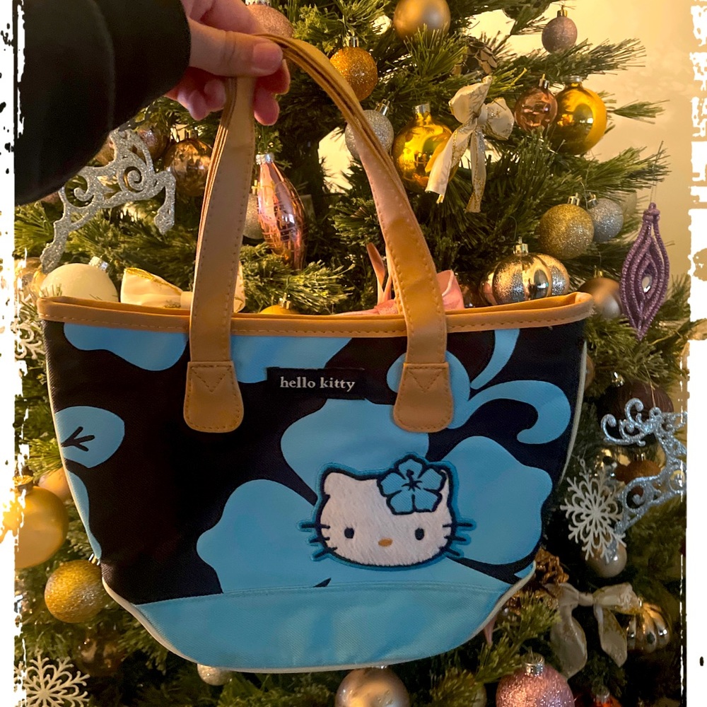 Original Hello Kitty bag. It is an original.
